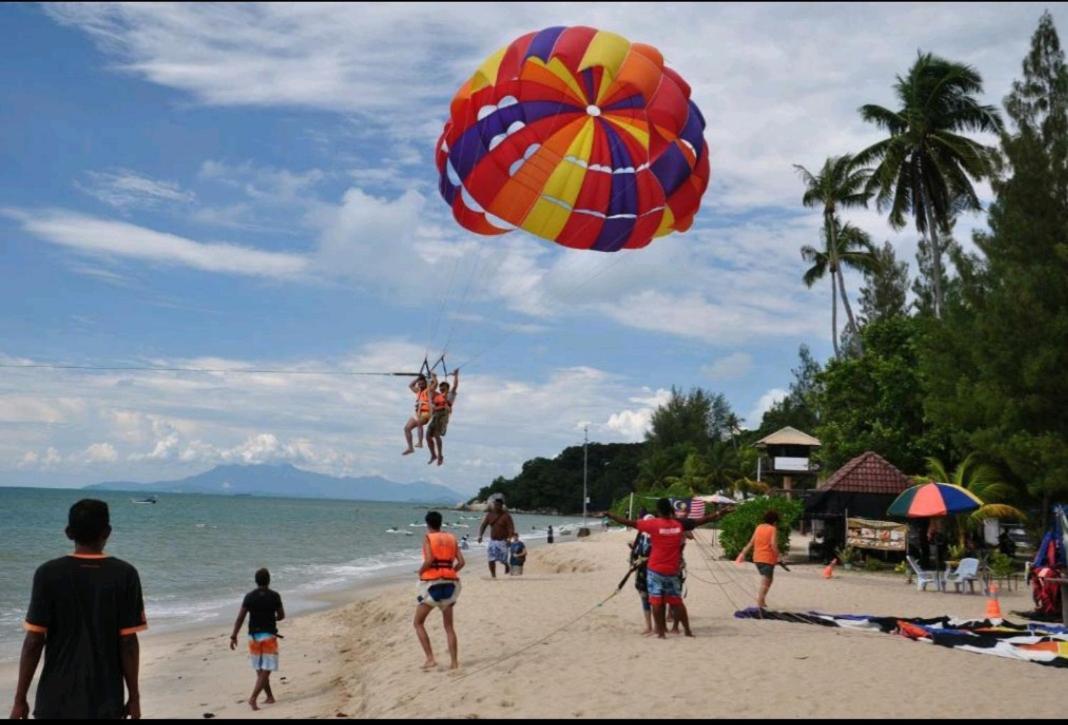 Executives Pantai Seaview Batu Ferringhi 2704 - 2 Bedrooms Exterior foto